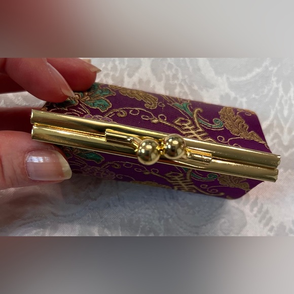 Vintage Kiss Lock Lipstick Case Coin Purse in Satin Purple Brocade - Picture 2 of 7